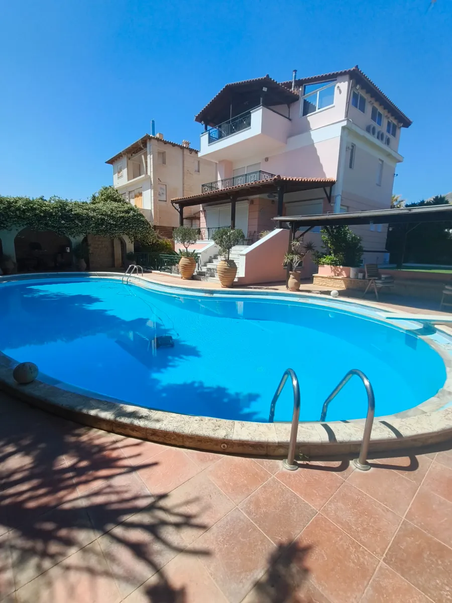 Villa · 360 m² · Lagonisi, Kalivia Thorikou